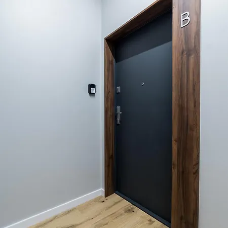 Stacja Jezyce Superior By Bookinghost Apartamento