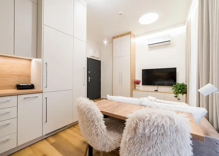 Apartment Stacja Jezyce Superior By Bookinghost