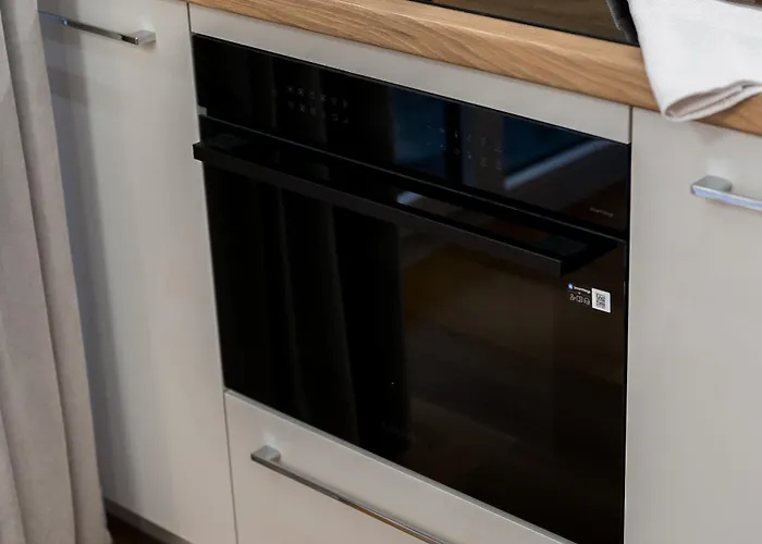 Stacja Jezyce Superior By Bookinghost *