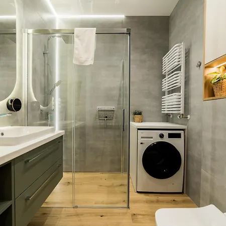 Stacja Jezyce Superior By Bookinghost Appartamento *