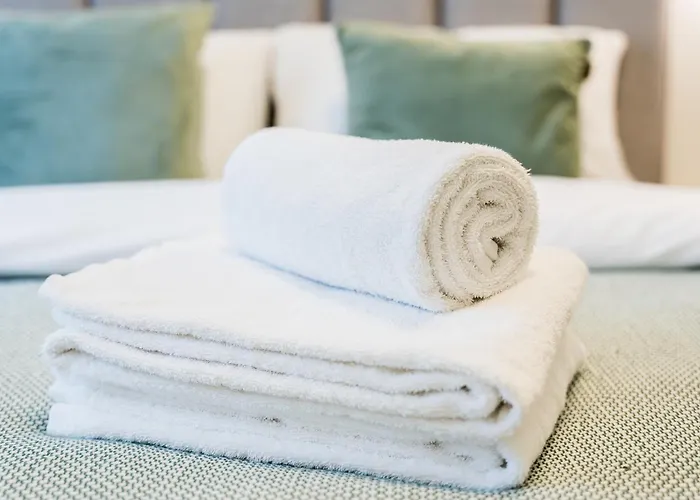 Stacja Jezyce Superior By Bookinghost *